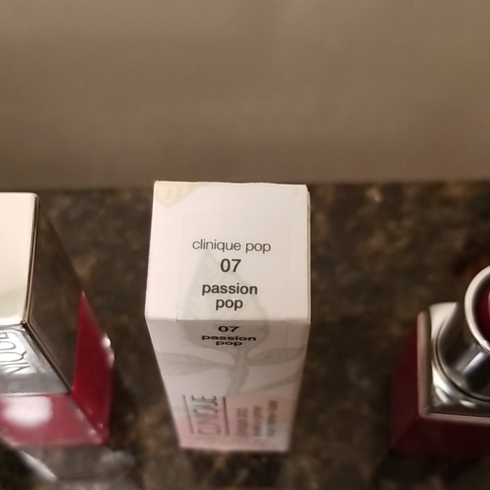 Clinique lip bundle - Picture 3 of 3